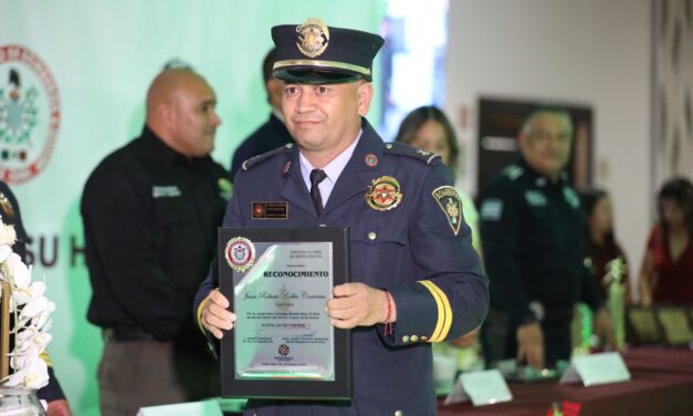 Reconoce alcalde labor del Heroico Cuerpo de Bomberos