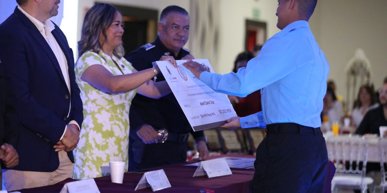 Reconoce alcalde labor del Heroico Cuerpo de Bomberos