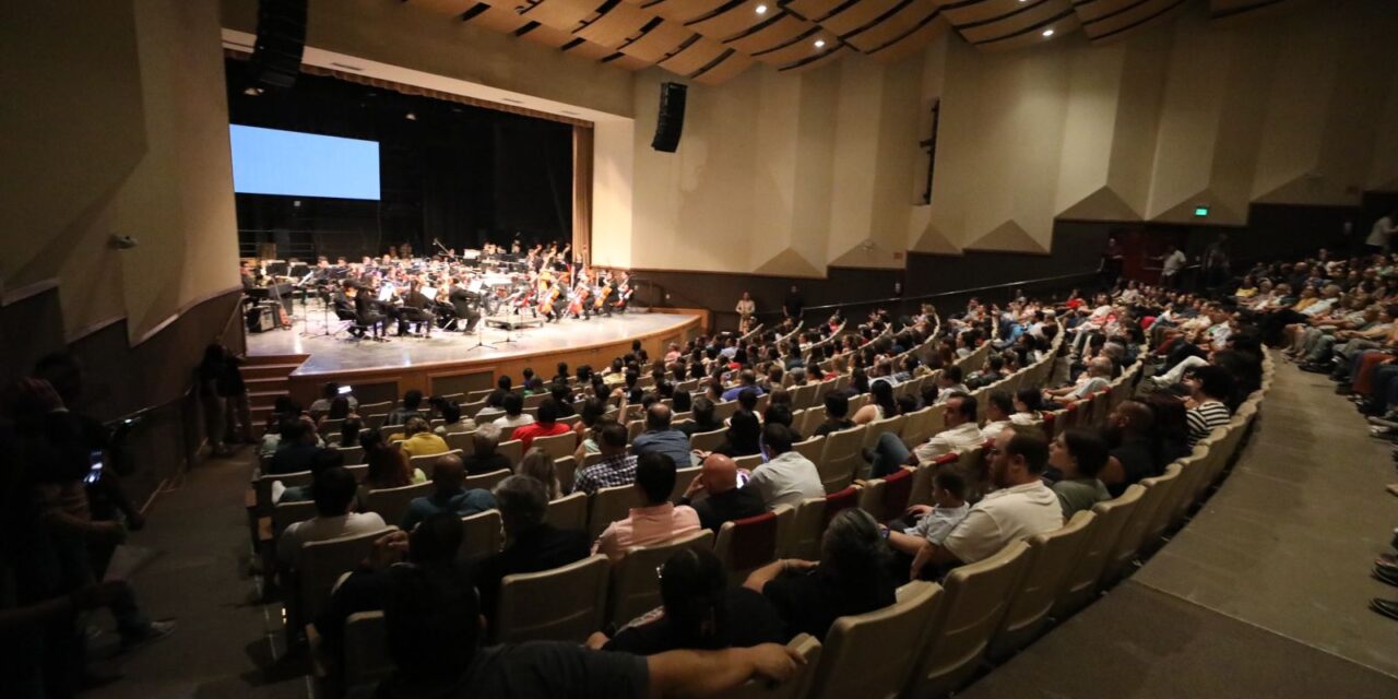 Entrega Alcalde recursos de Presupuesto Participativo a Orquesta Sinfónica ‘Esperanza Azteca’