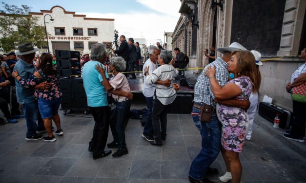 Celebran con gran entusiasmo el “Festival Cultural 60 y Más” en el Centro Municipal de las Arte