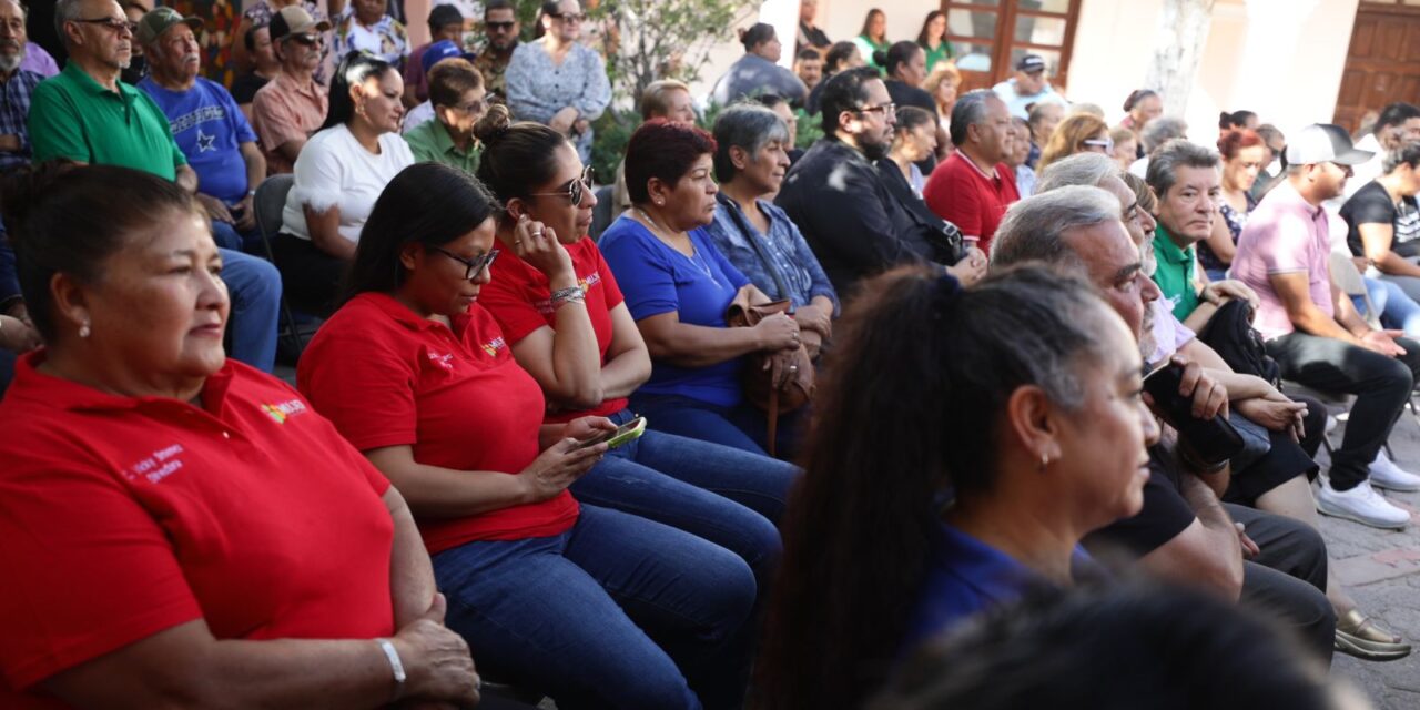 Ciudadanos de Aquiles Serdán, Chih. se benefician con un camión recolector