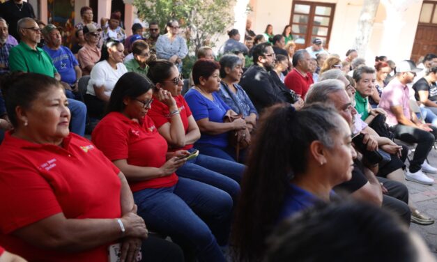 Ciudadanos de Aquiles Serdán, Chih. se benefician con un camión recolector