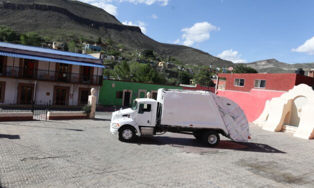 Ciudadanos de Aquiles Serdán, Chih. se benefician con un camión recolector