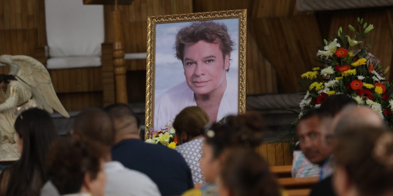 Celebran misa en honor a Juan Gabriel