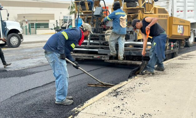 Comenzó Obras Públicas colocación de carpeta asfáltica en la avenida Santiago Troncoso