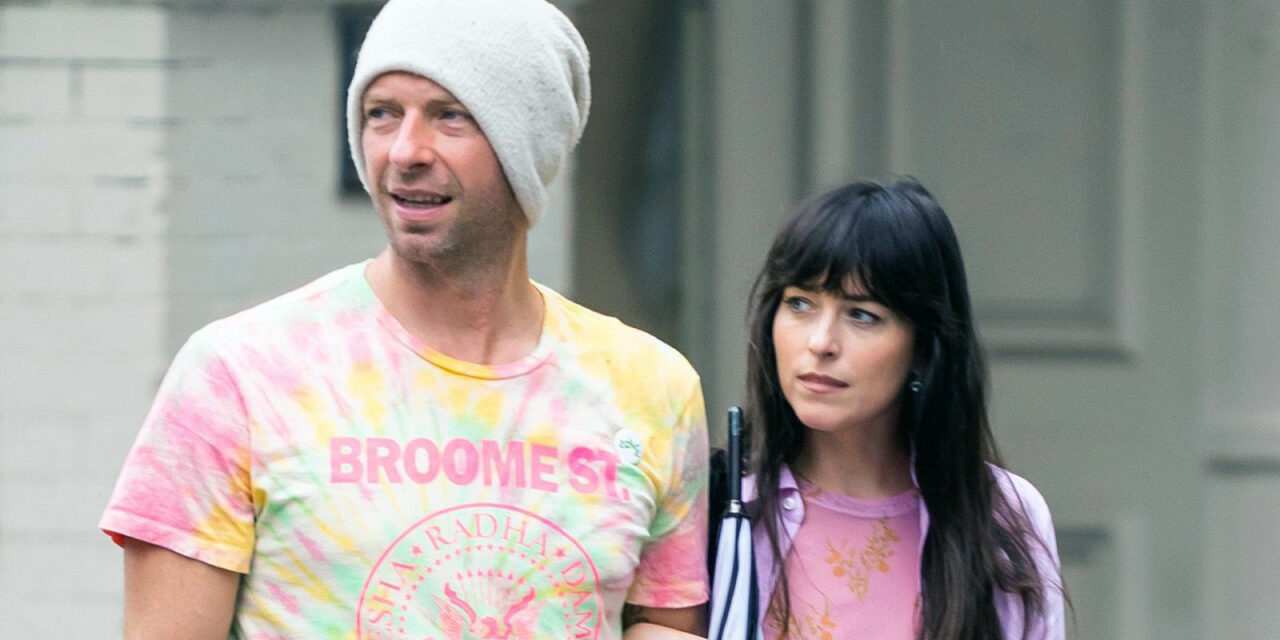 Chris Martin y Dakota Johnson siguen “felizmente” juntos: sí habrá boda