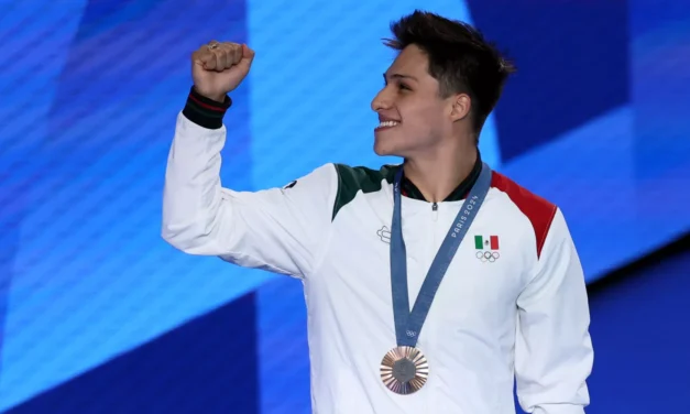 Osmar Olvera gana medalla de bronce en clavados