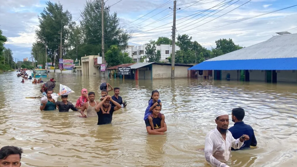 Millones de personas en Bangladesh están varadas por las inundaciones