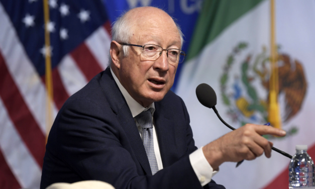 Reforma judicial, riesgo para el funcionamiento de la democracia en México: Ken Salazar