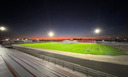 Avanza Obras Públicas con la iluminación en el Estadio ‘8 de Diciembre’