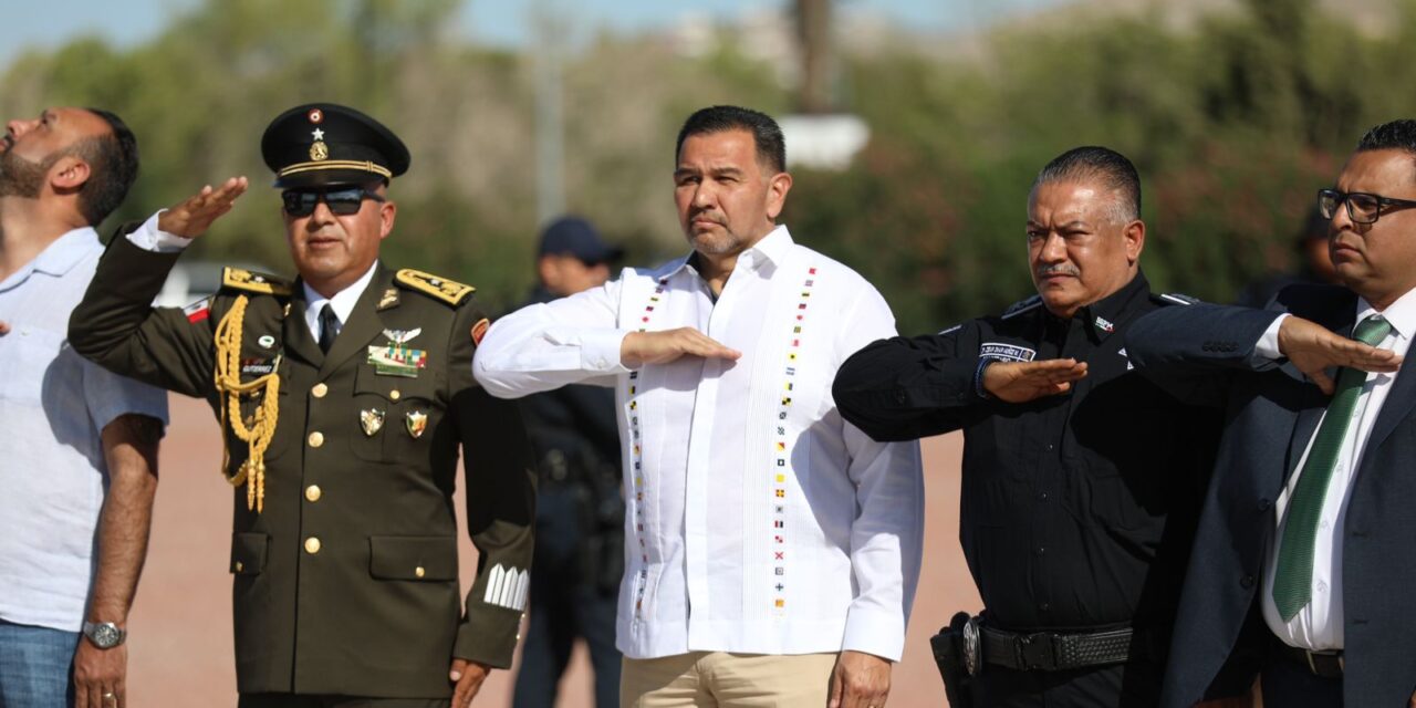 Disfrutan juarenses Desfile Cívico- Militar por el 214 aniversario de la Independencia de México