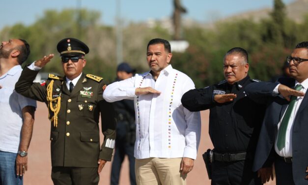 Disfrutan juarenses Desfile Cívico- Militar por el 214 aniversario de la Independencia de México