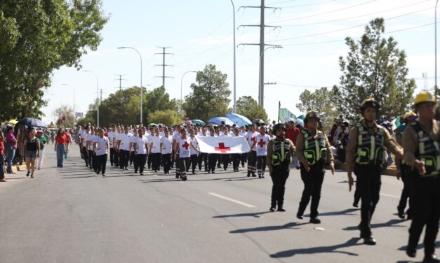 Disfrutan juarenses Desfile Cívico- Militar por el 214 aniversario de la Independencia de México