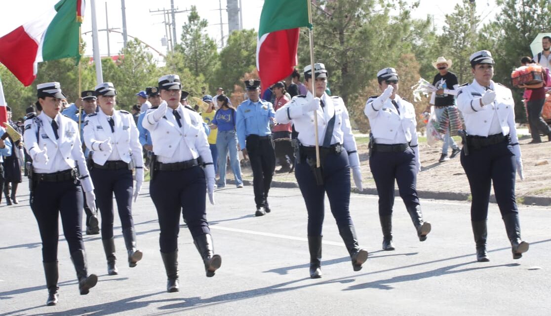 Disfrutan juarenses Desfile Cívico- Militar por el 214 aniversario de la Independencia de México