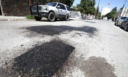 Se mantiene programa de bacheo en diversas zonas de la ciudad