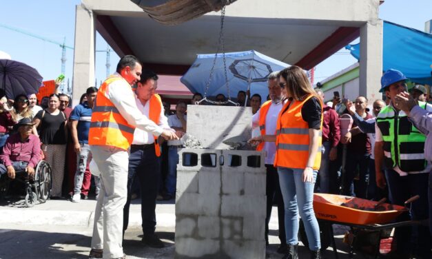 Colocan primera piedra del puente de la avenida Vicente Guerrero