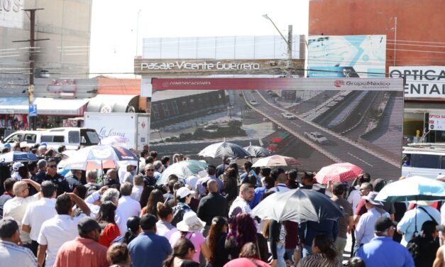 Colocan primera piedra del puente de la avenida Vicente Guerrero