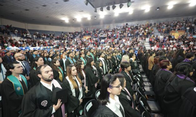 Más de 400 nuevos profesionistas egresan de la UACJ