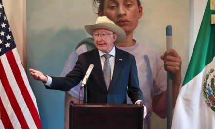 EU no es culpable de violencia en Sinaloa: Ken Salazar