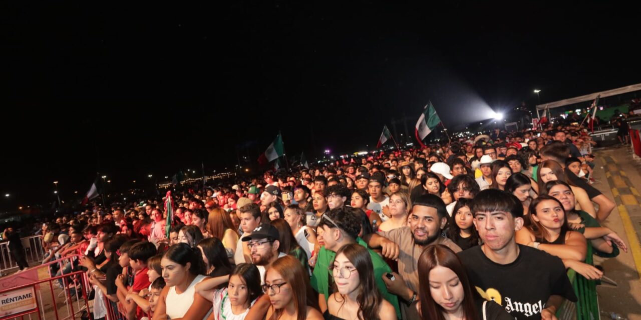 Encabeza Presidente Municipal Cruz Pérez Cuéllar el Grito de Independencia