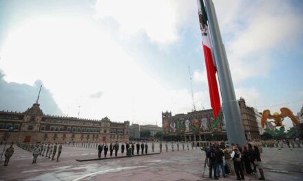 Bandera a media asta y minuto de silencio en el Zócalo por víctimas del “19S”