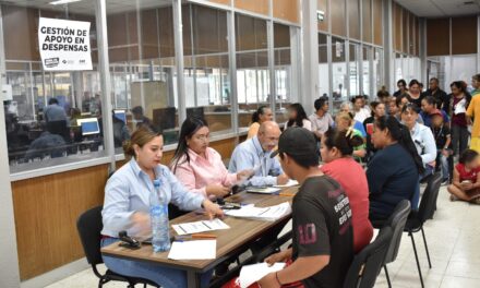 Atienden a más de 900 personas en la Feria de Servicios del CAST Conalep