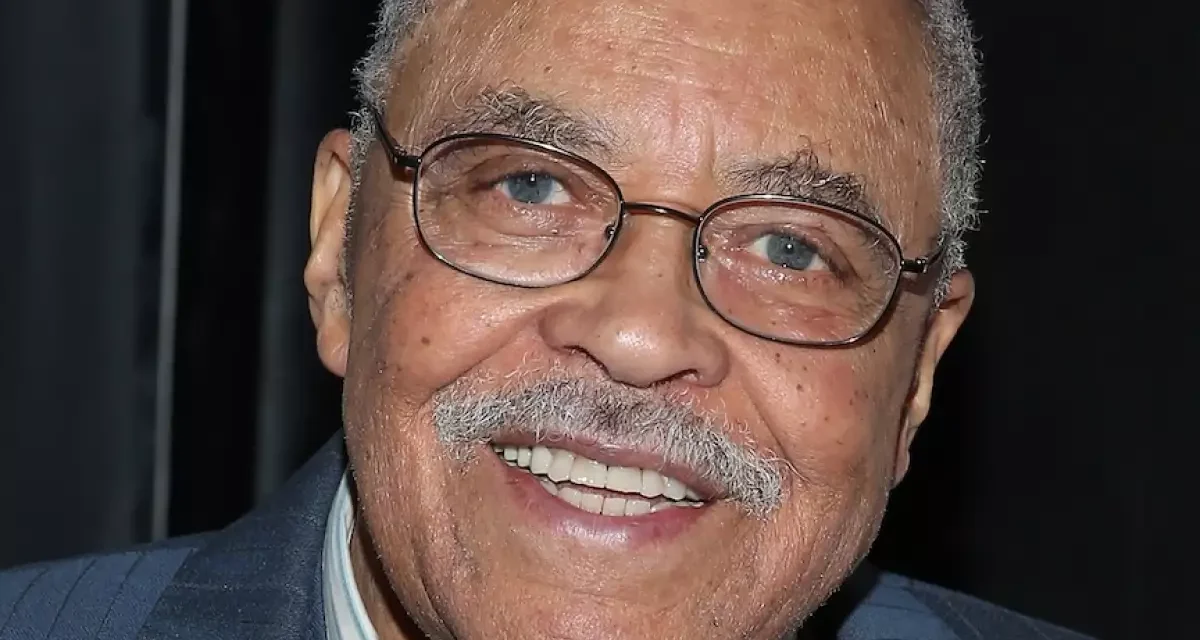 Muere James Earl Jones, voz de ‘Darth Vader’ y de ‘Mufasa’, a los 93 años