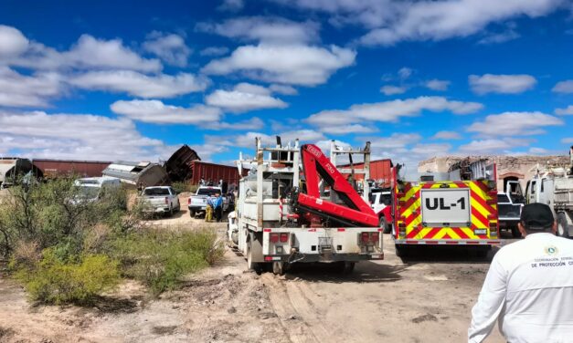 Realizan maniobras para asegurar material peligroso de tren descarrilado en tramo Ahumada-Juárez