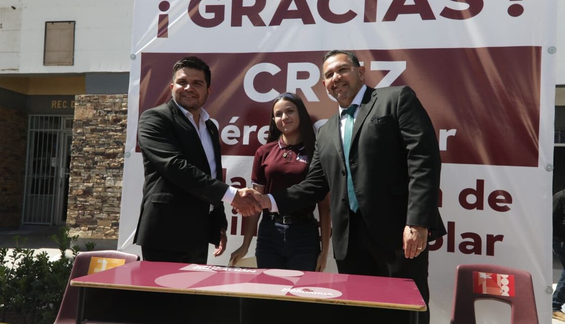 Entrega Presidente mobiliario para escuelas de Ahumada