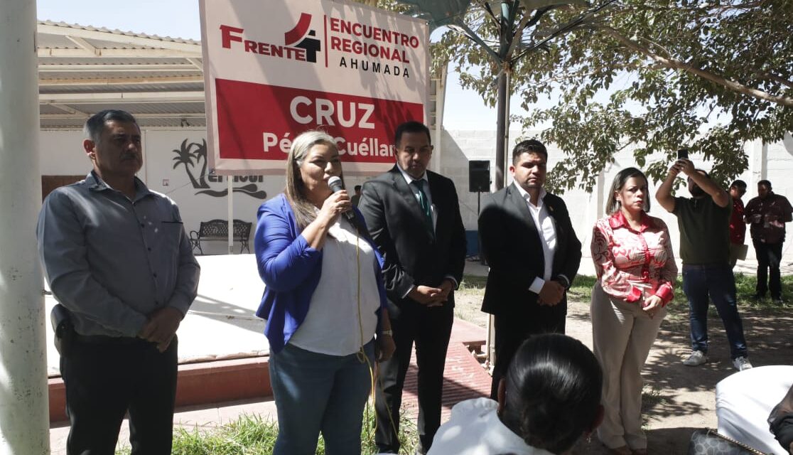 Entrega Presidente mobiliario para escuelas de Ahumada