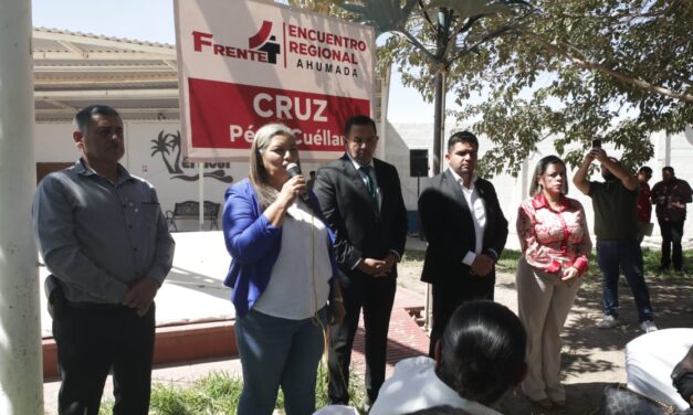 Entrega Presidente mobiliario para escuelas de Ahumada