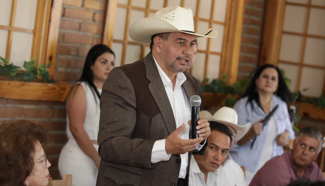 El Presidente Pérez Cuéllar realiza varias actividades en Casas Grandes