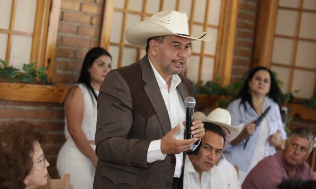 El Presidente Pérez Cuéllar realiza varias actividades en Casas Grandes