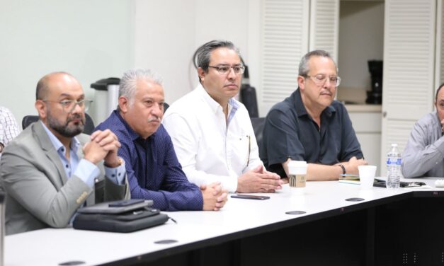 Acuerdan autoridades municipales y comerciantes de la Zona Centro crear un comité de promoción