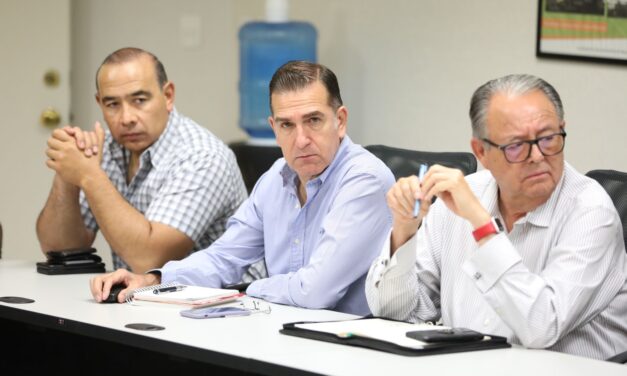 Acuerdan autoridades municipales y comerciantes de la Zona Centro crear un comité de promoción