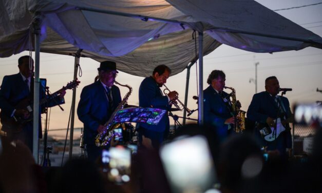 Ciudadanos bailan y disfrutan de ‘Arte en las Calles’ en el Centro Histórico