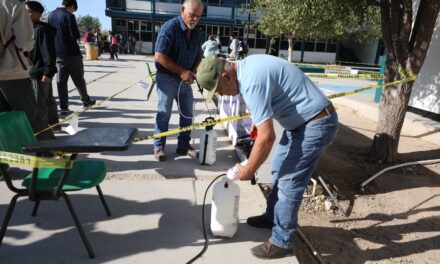 Atiende Ecología problema de garrapatas en el CBTIS 270