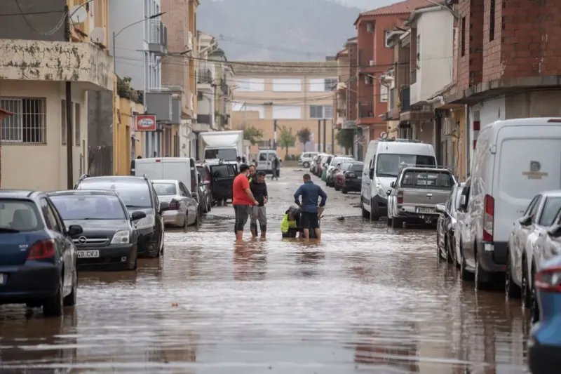 Impactantes imágenes de las inundaciones por la ‘DANA’ en España que dejan más de 60 muertos