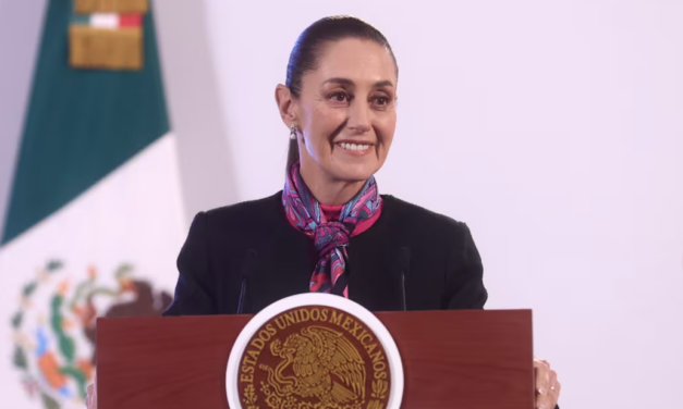 Sheinbaum retoma relación con embajador Ken Salazar, tras “pausa” de AMLO