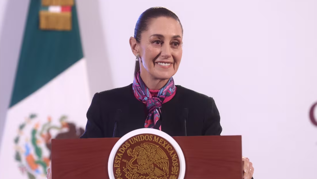 Sheinbaum retoma relación con embajador Ken Salazar, tras “pausa” de AMLO