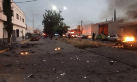 Coche bomba explota frente a la Dirección de Seguridad Pública de Acámbaro, Guanajuato