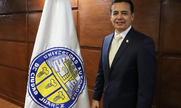 Rinde protesta Daniel Alberto Constandse Cortez como rector de la UACJ