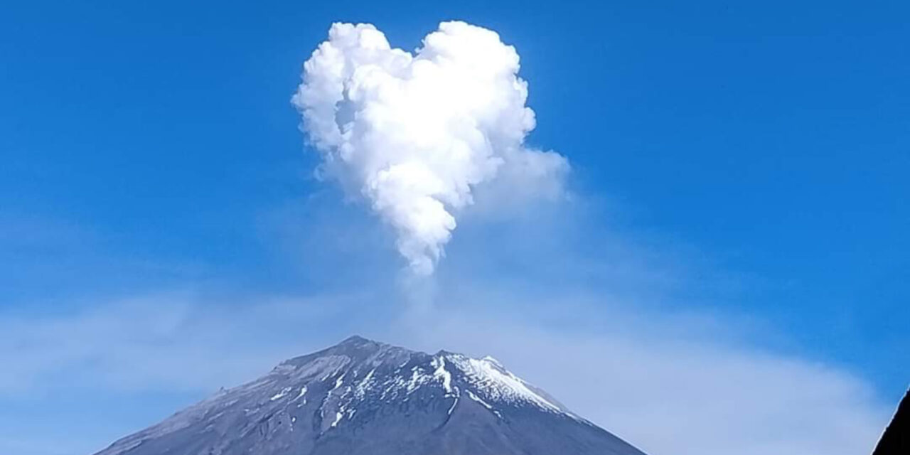 El Popocatépetl ‘enamorado’ del “Izta”