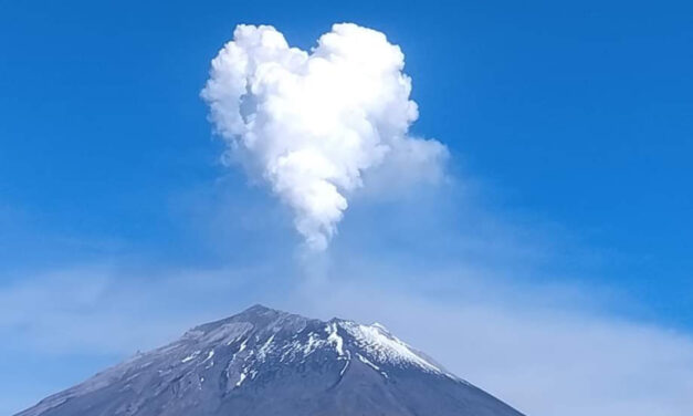 El Popocatépetl ‘enamorado’ del “Izta”