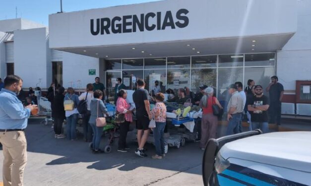 Fuerte operativo; sacan camas y evacuan el ISSSTE por fuga de oxígeno