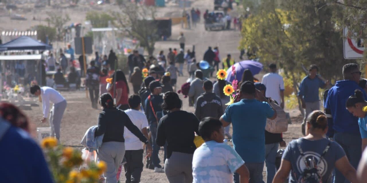 Visitaron 180 mil personas cementerios municipales por el Día de Muertos