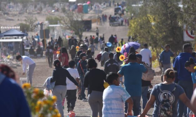 Visitaron 180 mil personas cementerios municipales por el Día de Muertos