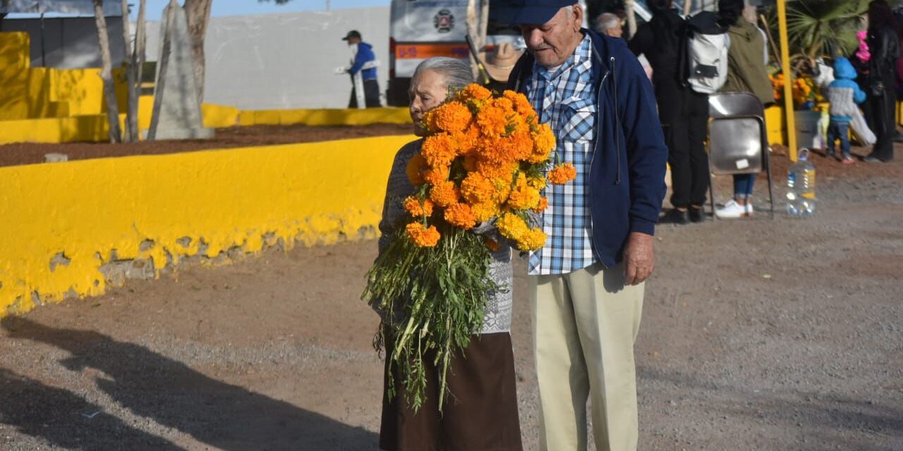 Visitaron 180 mil personas cementerios municipales por el Día de Muertos