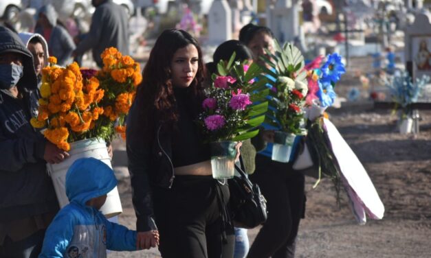 Visitaron 180 mil personas cementerios municipales por el Día de Muertos