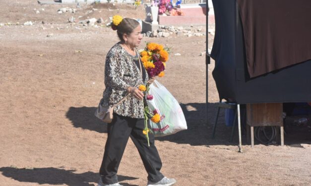 Visitaron 180 mil personas cementerios municipales por el Día de Muertos